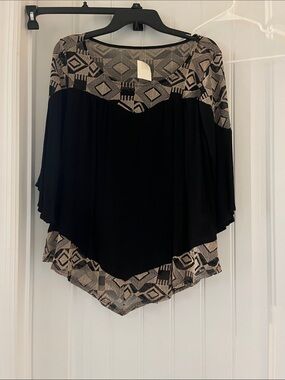 Black Geometric Accent Women's Top